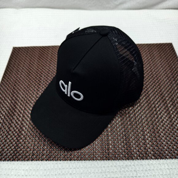 🔥NWT🔥ALO Yoga Lightweight Baseball Cap | Moisture-Wicking & Adjustable Fit - Picture 2 of 5